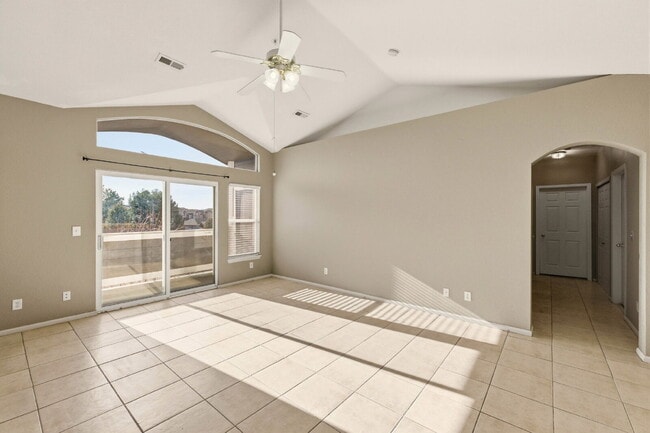 Photo - 2 Bed 2 Bath Condo With Balcony! Unidad #303