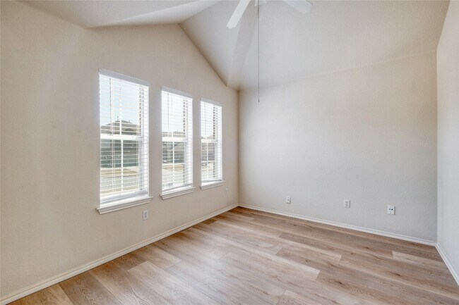 Photo - 1538 Haynie Bend