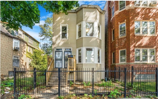 Building Photo - 7947 S Burnham Ave Rental