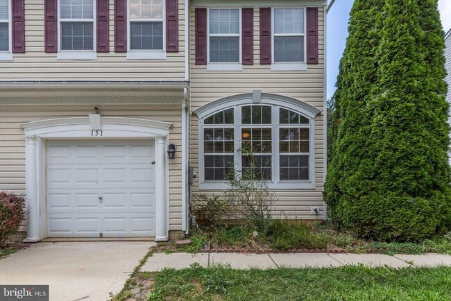 Building Photo - 151 Brynwood St