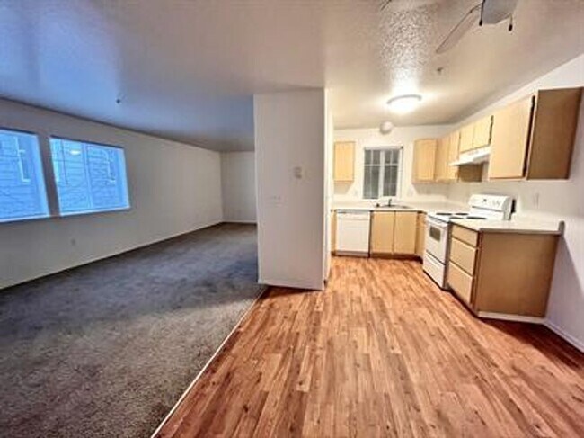 Photo - MF 11 - Cedarhurst Village Apartments