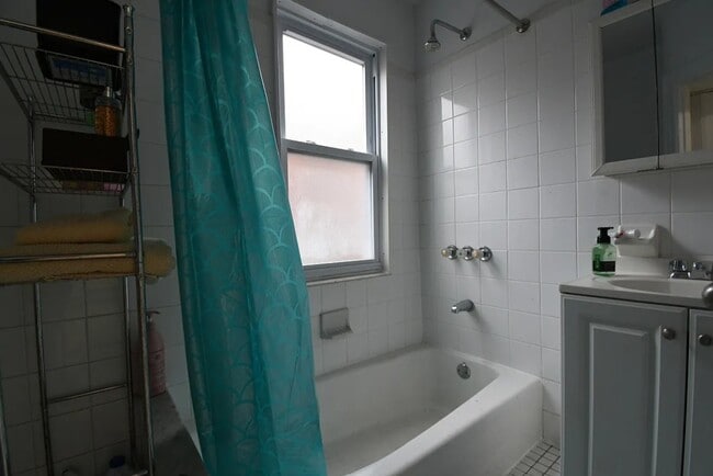 Photo - 4568 Bronx Blvd