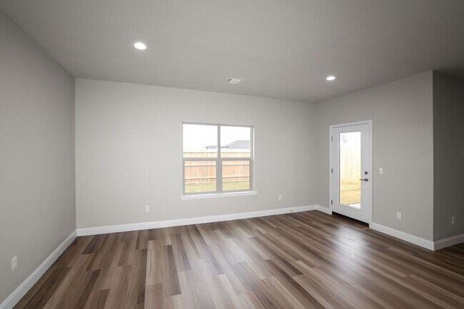 Photo - 4713 Scotty Dr