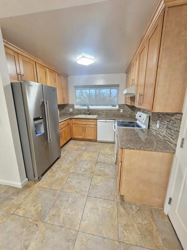 Photo - 2253 Hamlin Dr