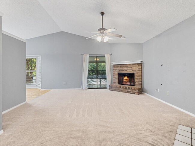 Photo - 2117 Foxfire Rd
