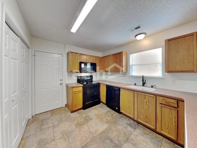 Photo - 4322 Wills Way