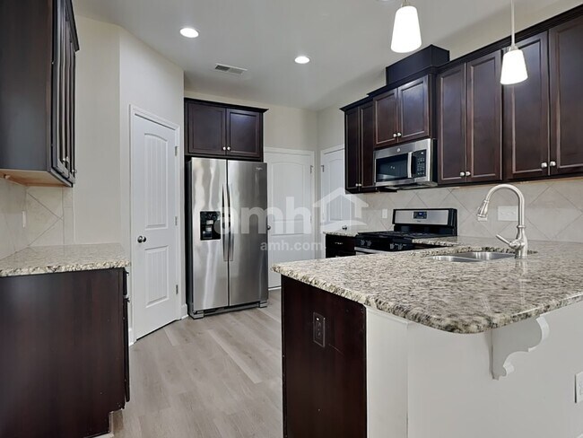 Photo - 185 National Dr