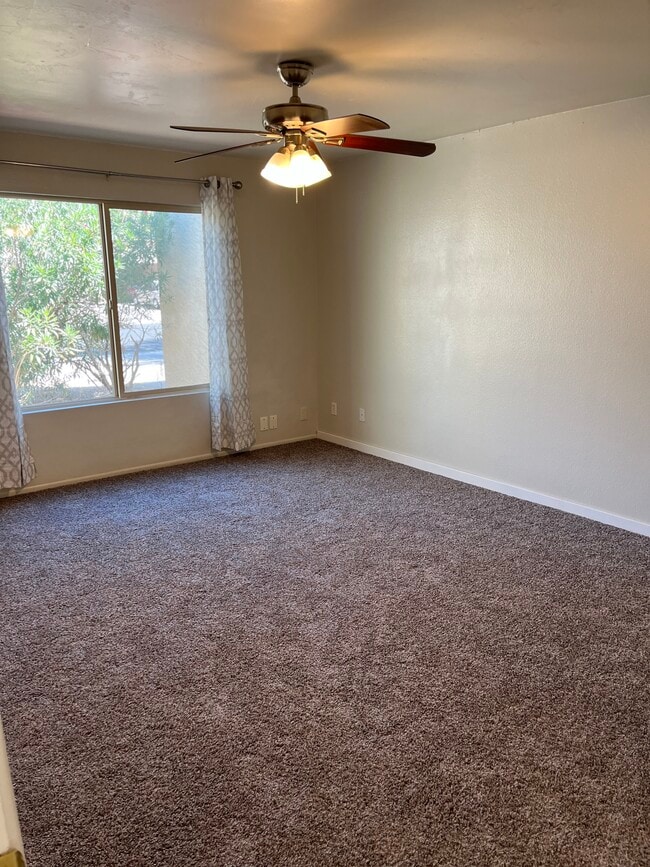 Photo - 517 W Duke Dr