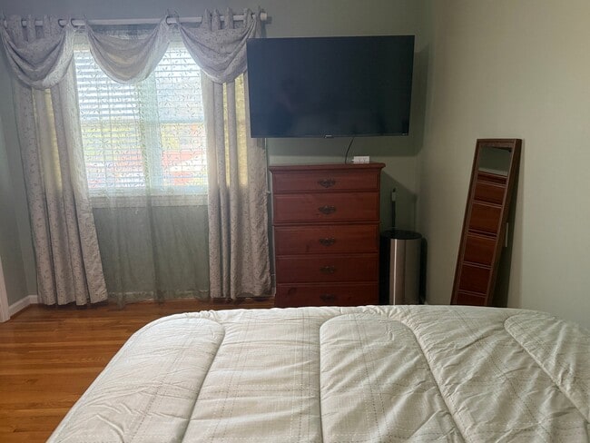 Photo - 325 Woodside Dr