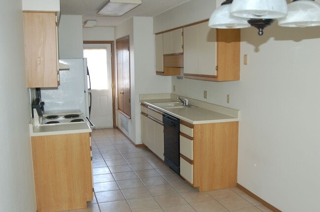 Photo - 6773-6775 S Kathleen Cir Unidad 6775