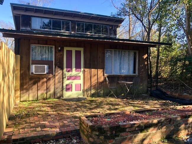 Building Photo - 432 Selma Rd Rental