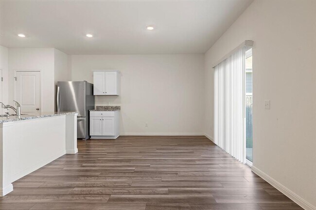 Photo - 640 Gemsbok Rd