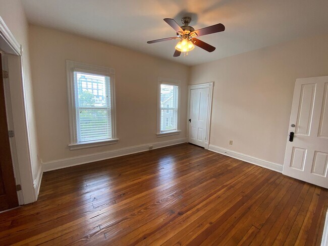 Photo - Kerr St 694-696 GW2 Unit 696 (Upper)