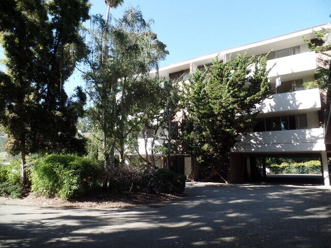 Photo - 4466 View Pl