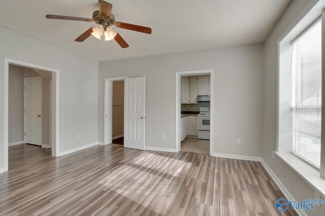 Photo - 310 Rock St SE Unit C