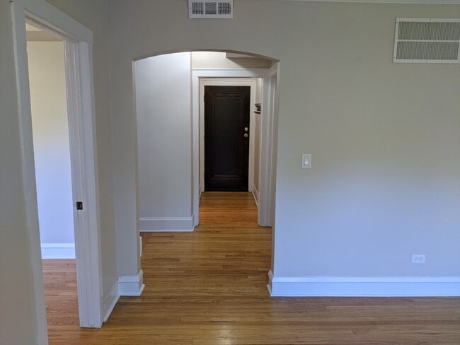 Photo - 716 Reba Pl Unit 18-3N