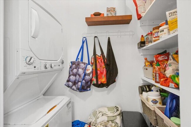 Photo - 2 bedroom in Chicago IL 60622 Unidad 2