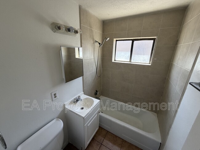 Photo - 3413 Gibson Blvd SE