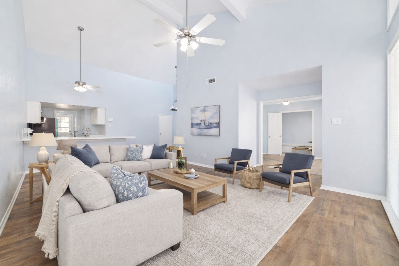 Photo - 17 April Point Dr N