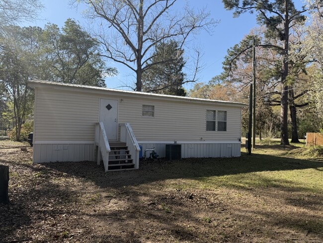 Photo - 461 McLaws Rd
