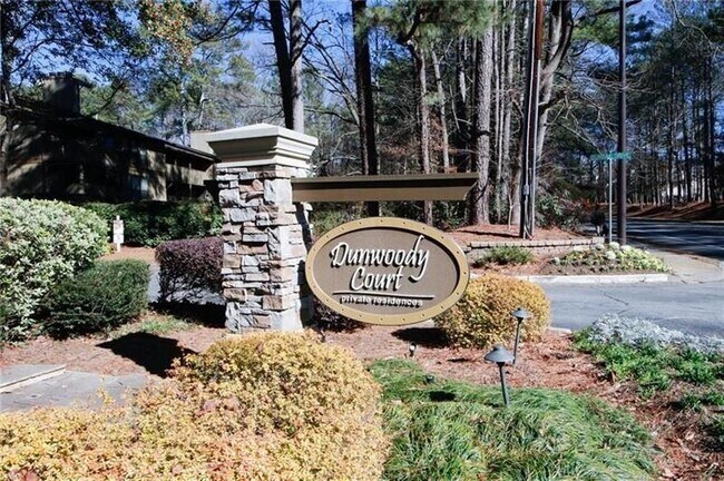 Photo - 909 Dunbar Dr