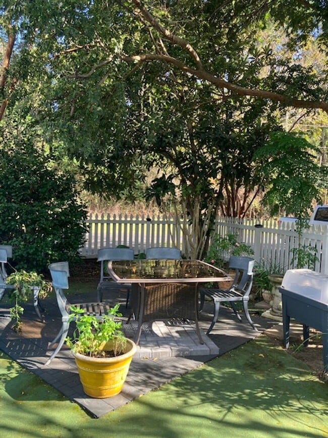 Photo - Stunning 3 - Bedroom 2.5 - Bath Townhome -...