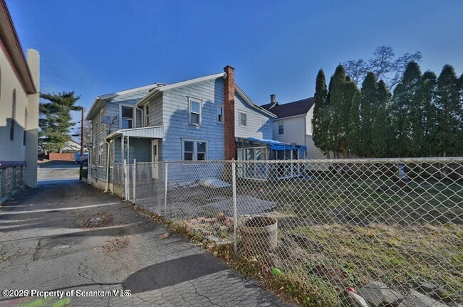 Photo - 418 W Market St