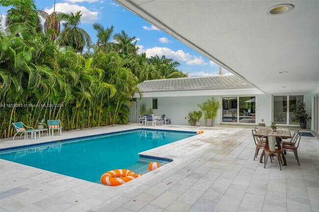 Photo - 495 Campana Ave