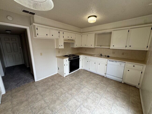 Photo - 6110 36th St