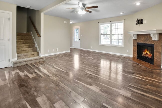 Photo - Pet Friendly Three Bedroom!