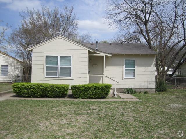 Building Photo - 1212 Ewing Dr Rental