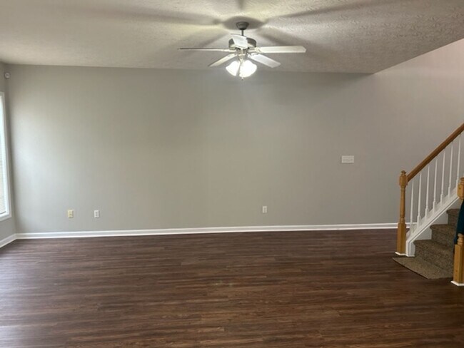 Photo - 230 Prescott Ln