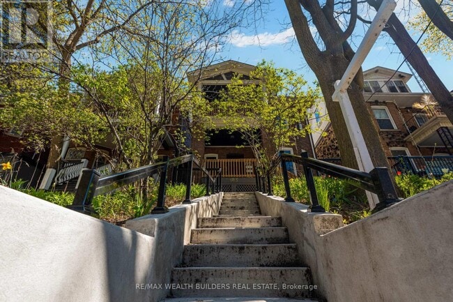 Photo - 163 Parkside Dr Unité A