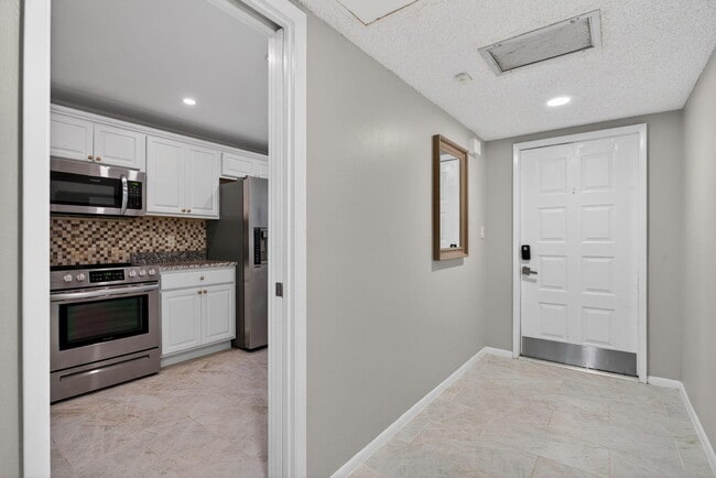 Photo - 3503 Oaks Way Unit 405