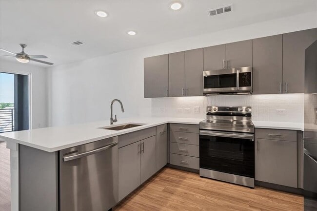 Building Photo - 4801 Springdale Rd Unit 1402