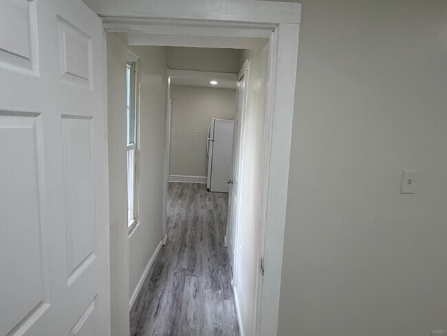 Photo - 1020 W Market St Unidad 2