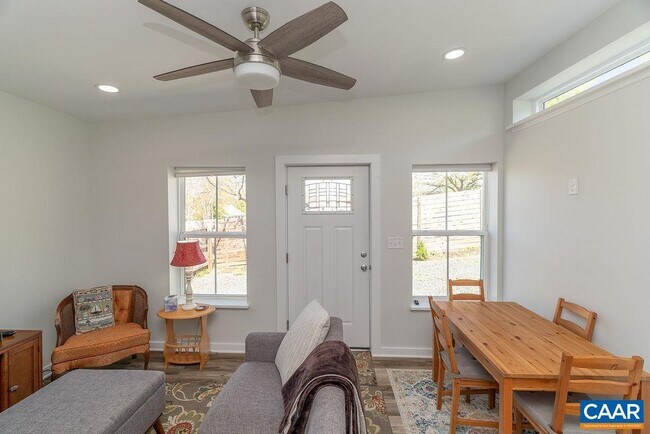 Photo - 1403 Burgess Ln