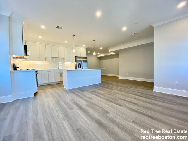 Photo - 78 North Beacon St Unidad 4
