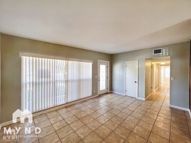 Photo - 1602 Simmons Pl