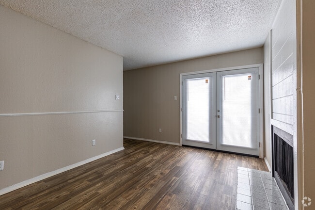 2BR, 1BA - 866SF - Living Room