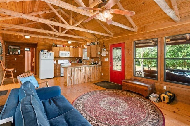 Photo - 1043 Lewis Ln