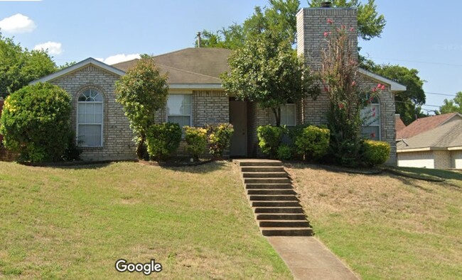 Front of House - 2010 Elm Shadows Dr Casa