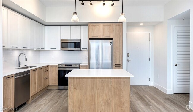 Building Photo - 22980 Vista Edera Cir Unit 4-215 Rental