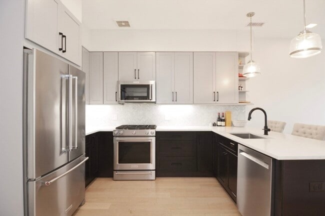 Photo - 287 Maverick St Unit PH504