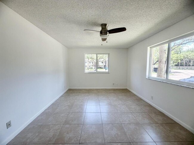 Photo - 9955 Westview Dr