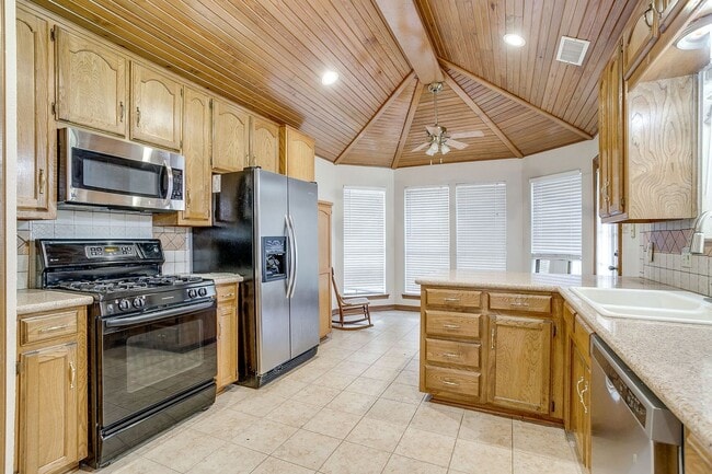Photo - Perfect Location- Grapevine  3 Bed, 2 Bath...