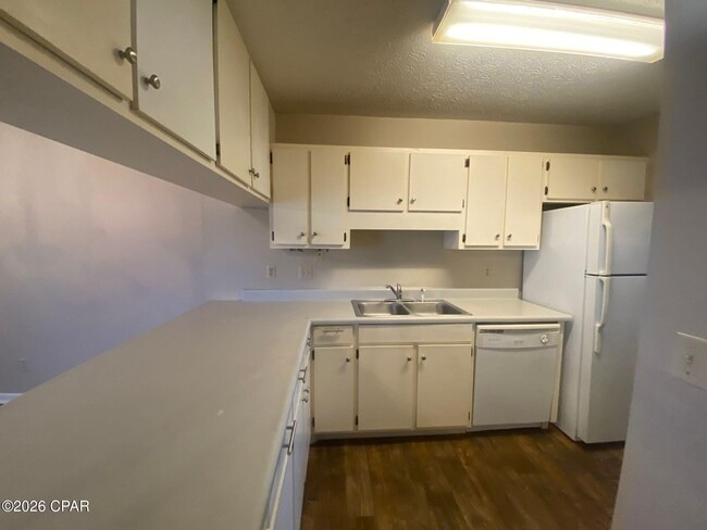 521 E 5th Ct
