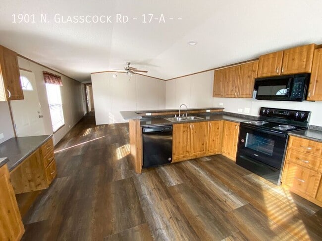 Photo - 1901 N Glasscock Rd