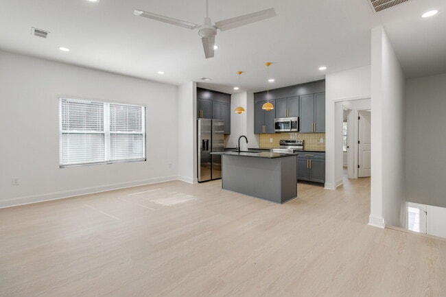 Photo - 133 Harden St