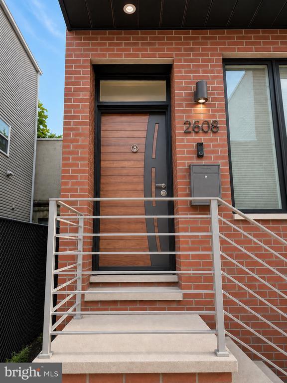 Photo - 2608 Manton St
